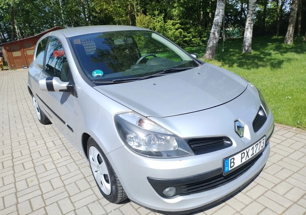 Renault Clio cena 8900 przebieg: 210000, rok produkcji 2005 z Kalety małe 466